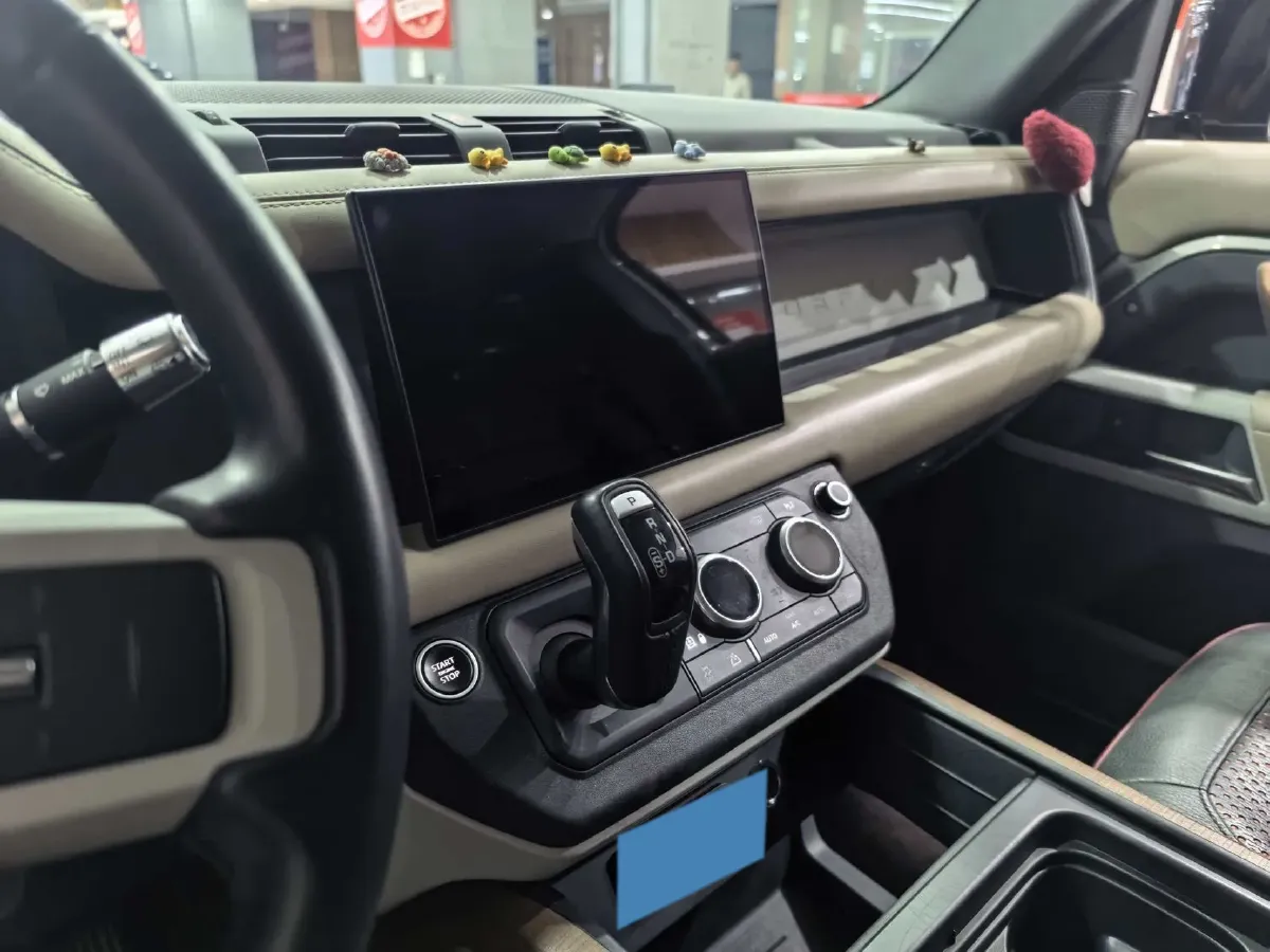 2022 Land Rover Defender 3.0T 400HP L6 8AT,autocango,china used car exporter,china ev exporter,chinese used car exporter,chinese used ev exporter