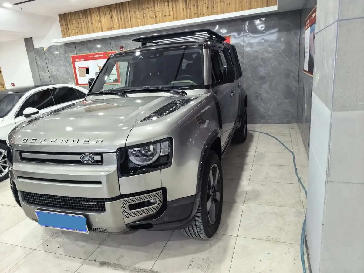 2022 Land Rover Defender 3.0T 400HP L6 8AT,autocango,china used car exporter,china ev exporter,chinese used car exporter,chinese used ev exporter