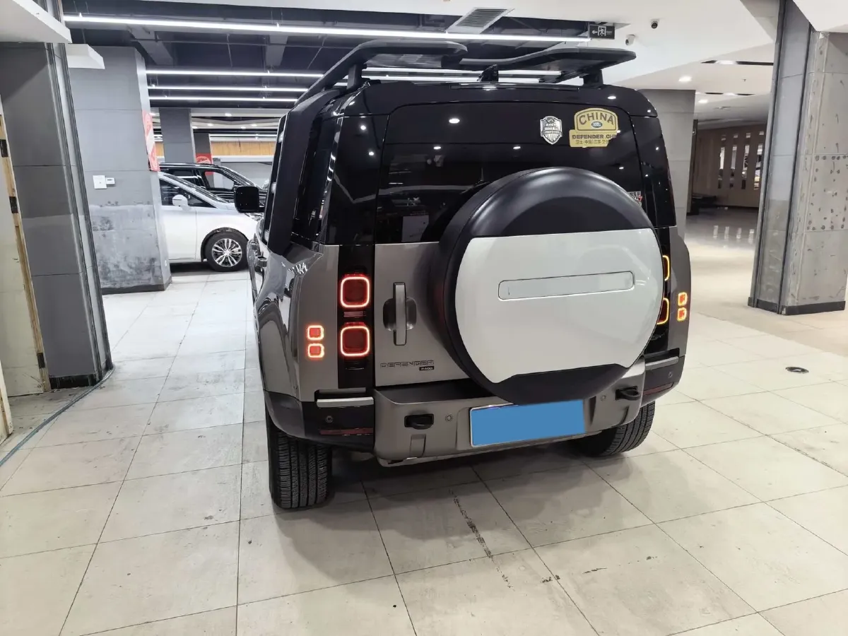 2022 Land Rover Defender 3.0T 400HP L6 8AT,autocango,china used car exporter,china ev exporter,chinese used car exporter,chinese used ev exporter