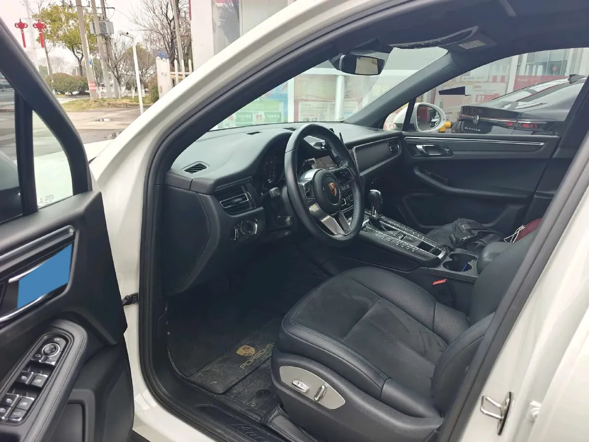 2018 Porsche Macan 2.0T 252HP L4 7DCT,autocango,china used car exporter,china ev exporter,chinese used car exporter,chinese used ev exporter