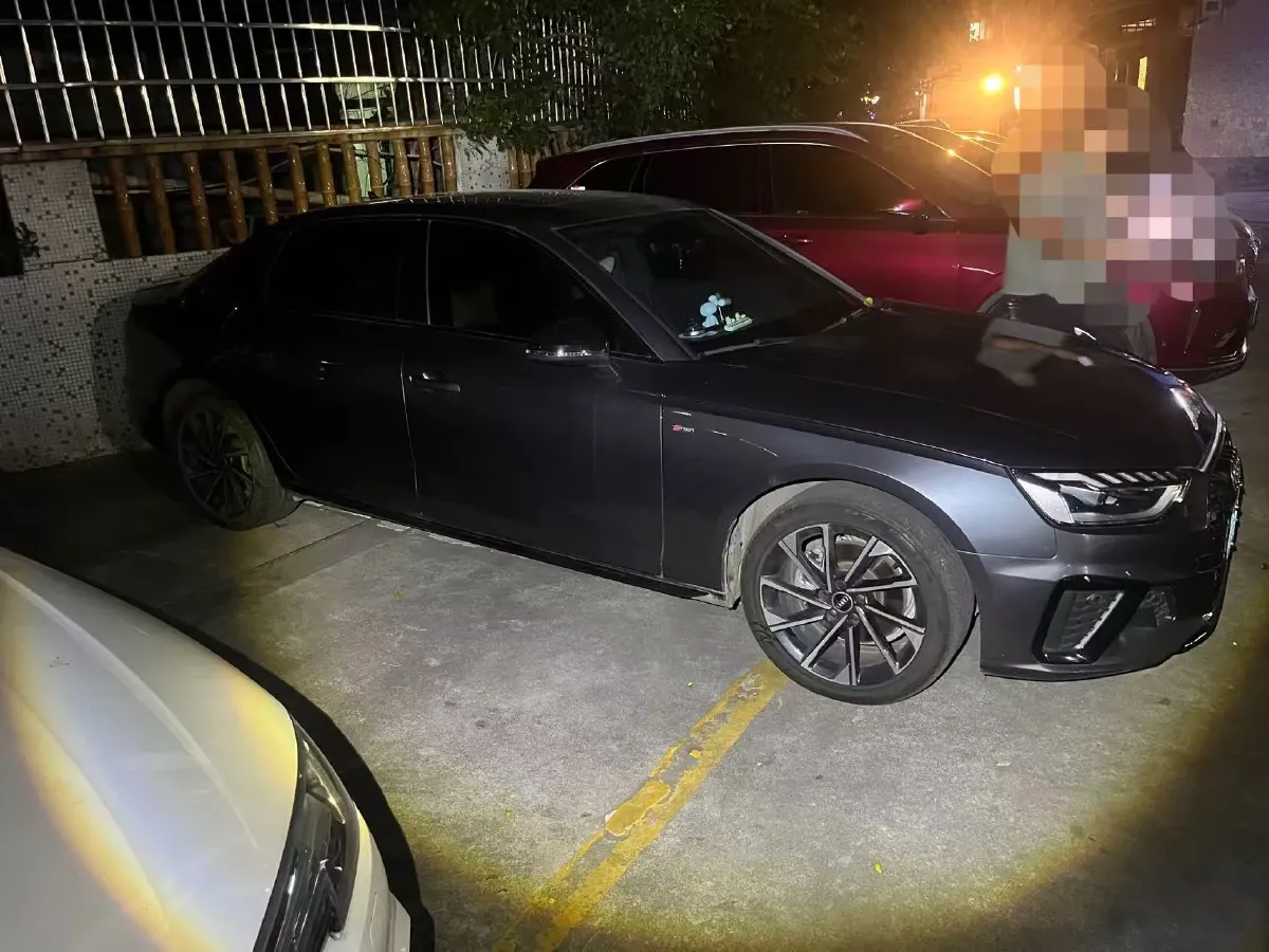 2023 Audi A4L 2.0T 190HP L4 7DCT,autocango,china used car exporter,china ev exporter,chinese used car exporter,chinese used ev exporter