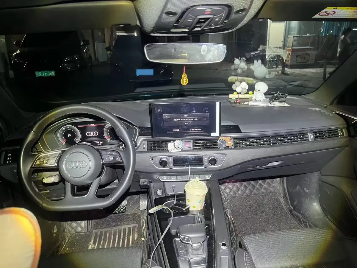 2023 Audi A4L 2.0T 190HP L4 7DCT,autocango,china used car exporter,china ev exporter,chinese used car exporter,chinese used ev exporter