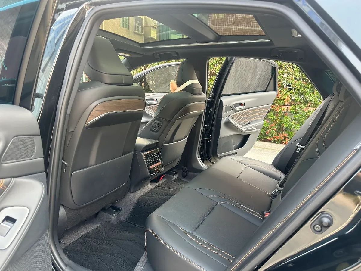 2024 Toyota Avalon 2.0L 173HP L4 CVT,autocango,china used car exporter,china ev exporter,chinese used car exporter,chinese used ev exporter