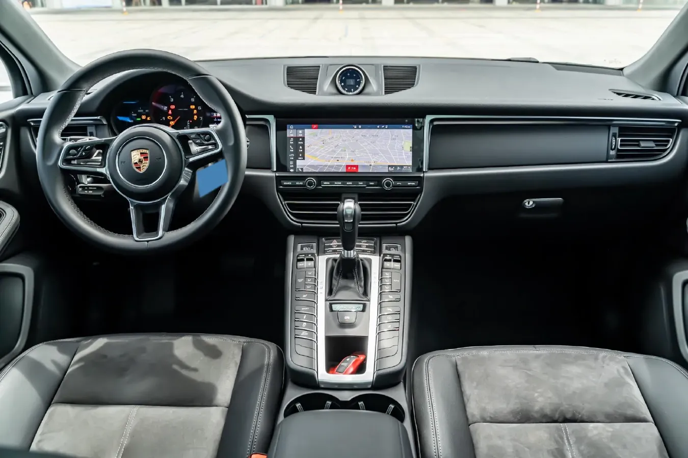 2018 Porsche Macan 2.0T 252HP L4 7DCT,autocango,china used car exporter,china ev exporter,chinese used car exporter,chinese used ev exporter