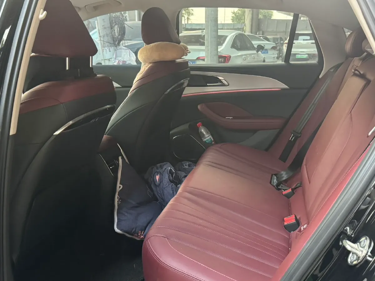 2025 HongQi H5 1.5T 169HP L4 1DHT Hybrid,autocango,china used car exporter,china ev exporter,chinese used car exporter,chinese used ev exporter