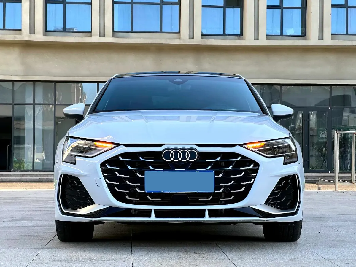 2025 Audi A3 1.5T 160HP L4 7DCT,autocango,china used car exporter,china ev exporter,chinese used car exporter,chinese used ev exporter