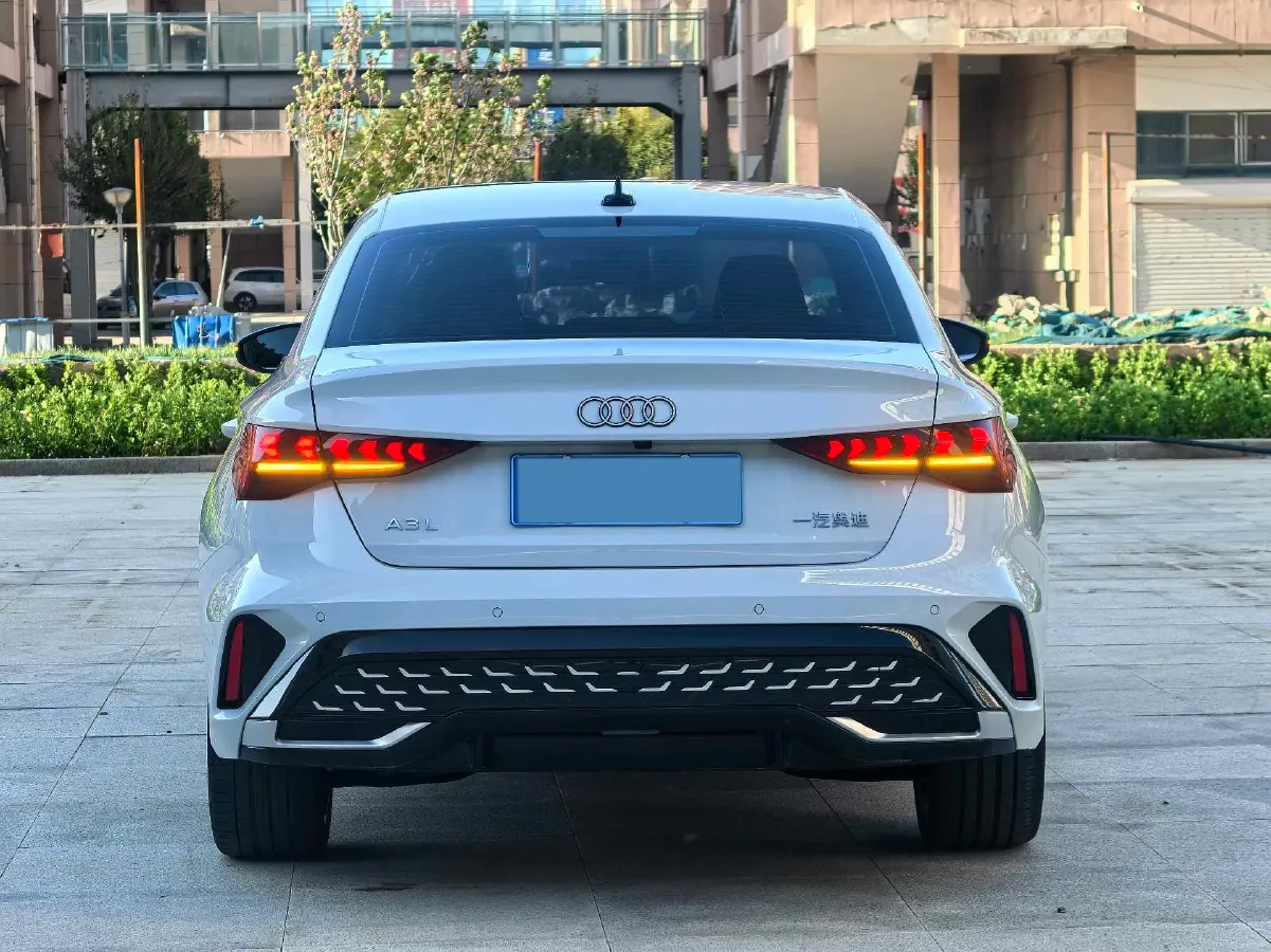 2025 Audi A3 1.5T 160HP L4 7DCT,autocango,china used car exporter,china ev exporter,chinese used car exporter,chinese used ev exporter