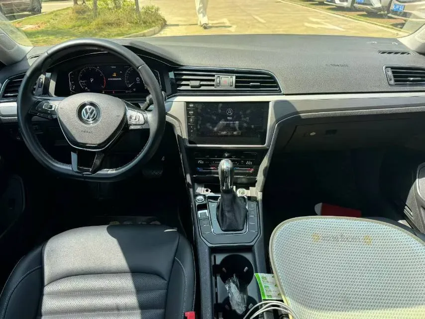 2021 Volkswagen Lamando 1.4T 150HP L4 7DCT,autocango,china used car exporter,china ev exporter,chinese used car exporter,chinese used ev exporter