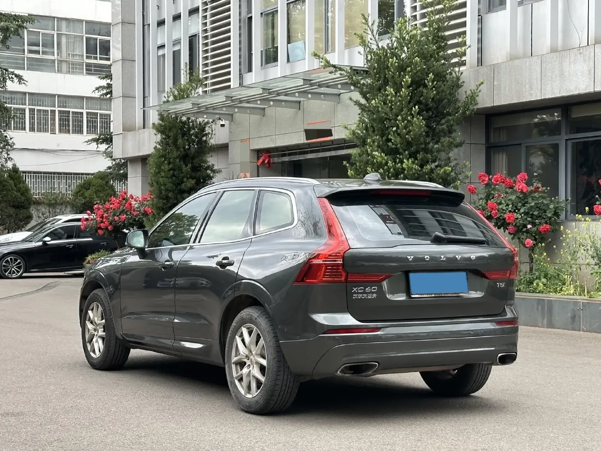 2018 Volvo XC60 2.0T 254HP L4 8AT,autocango,china used car exporter,china ev exporter,chinese used car exporter,chinese used ev exporter