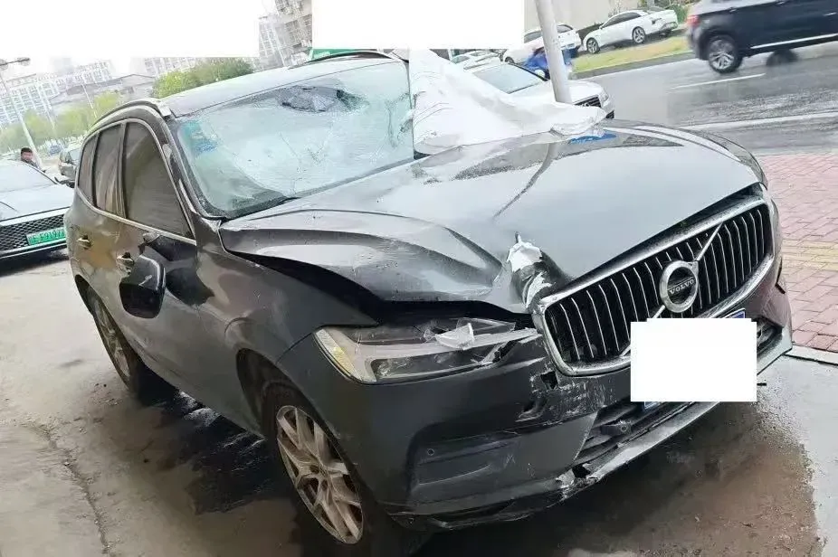 2018 Volvo XC60 2.0T 254HP L4 8AT,autocango,china used car exporter,china ev exporter,chinese used car exporter,chinese used ev exporter