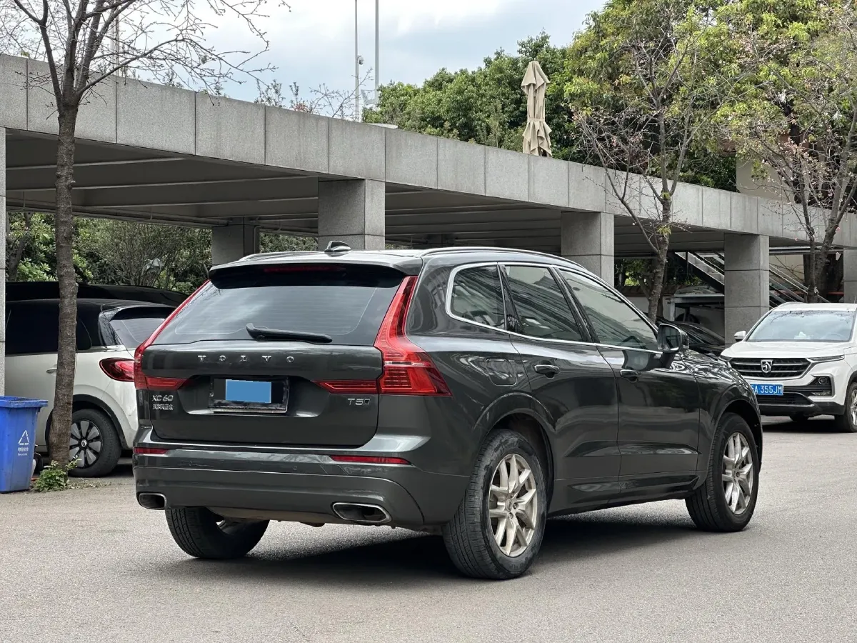 2018 Volvo XC60 2.0T 254HP L4 8AT,autocango,china used car exporter,china ev exporter,chinese used car exporter,chinese used ev exporter