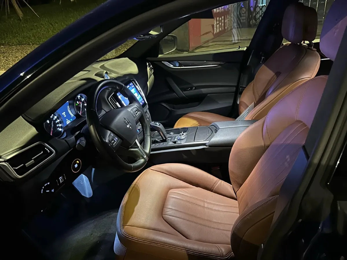 2022 Audi Q7 2.0T 245HP L4 8AT,autocango,china used car exporter,china ev exporter,chinese used car exporter,chinese used ev exporter