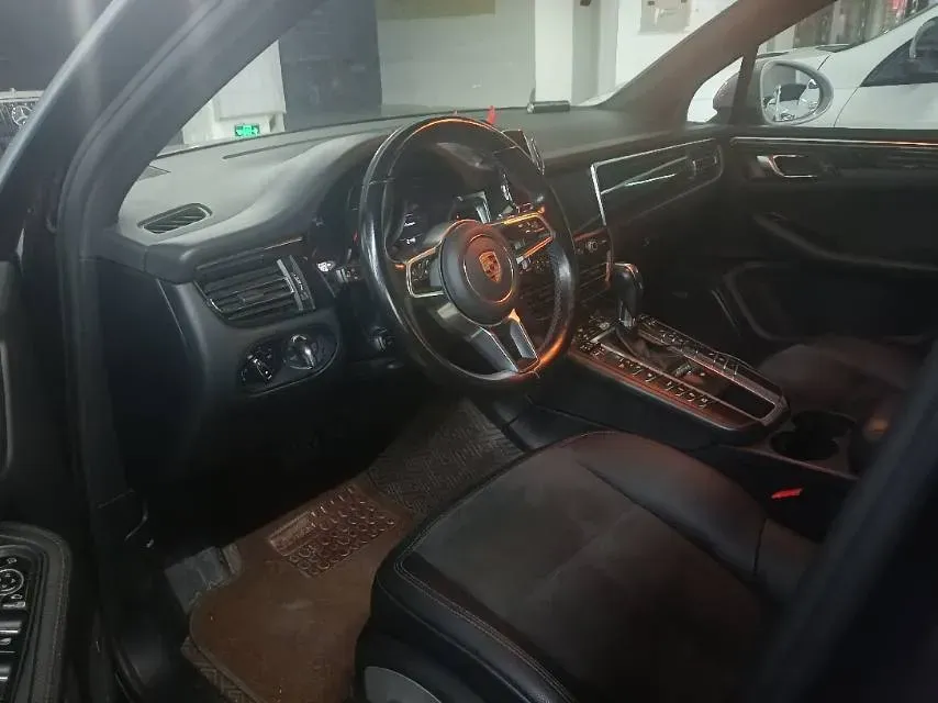 2018 Porsche Macan 2.0T 252HP L4 7DCT,autocango,china used car exporter,china ev exporter,chinese used car exporter,chinese used ev exporter