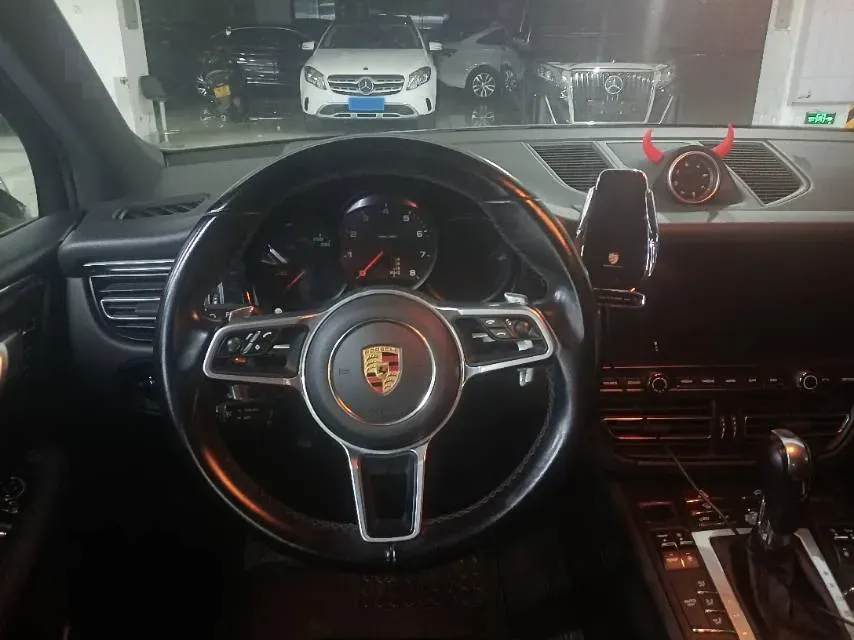 2018 Porsche Macan 2.0T 252HP L4 7DCT,autocango,china used car exporter,china ev exporter,chinese used car exporter,chinese used ev exporter