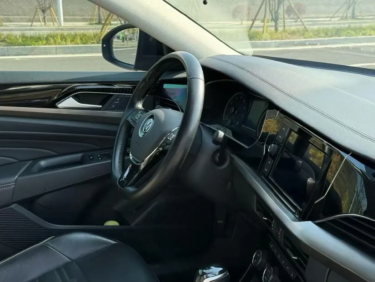 2019 Skoda Kodiak 2.0T 186HP L4 7DCT,autocango,china used car exporter,china ev exporter,chinese used car exporter,chinese used ev exporter