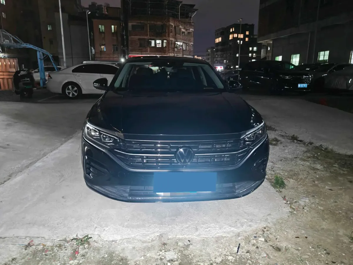 2023 Volkswagen Passat 2.0T 220HP L4 7DCT,autocango,china used car exporter,china ev exporter,chinese used car exporter,chinese used ev exporter