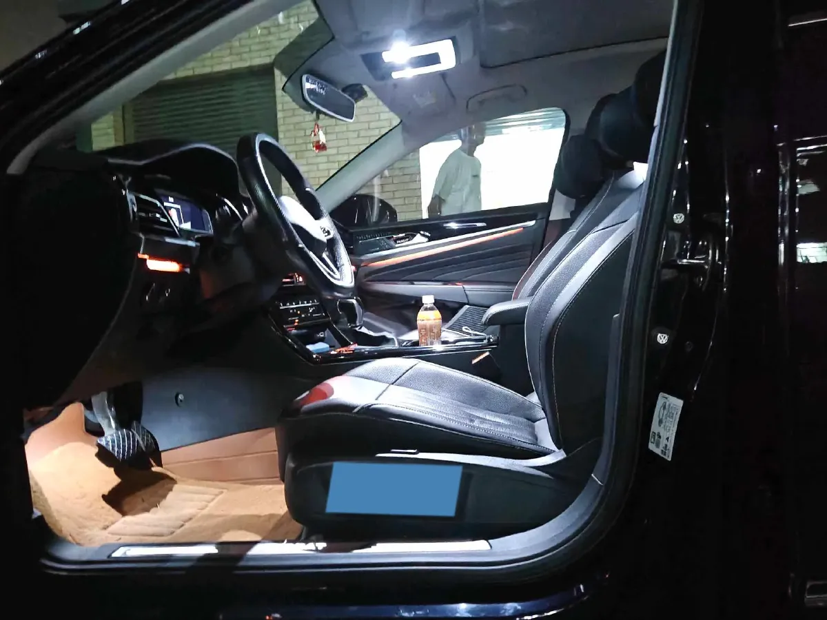 2023 Volkswagen Passat 2.0T 220HP L4 7DCT,autocango,china used car exporter,china ev exporter,chinese used car exporter,chinese used ev exporter