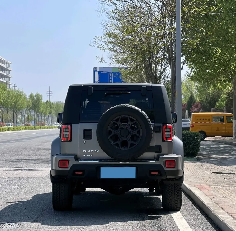 2021 Beijing BJ40 2.0T 224HP L4 8AT,autocango,china used car exporter,china ev exporter,chinese used car exporter,chinese used ev exporter