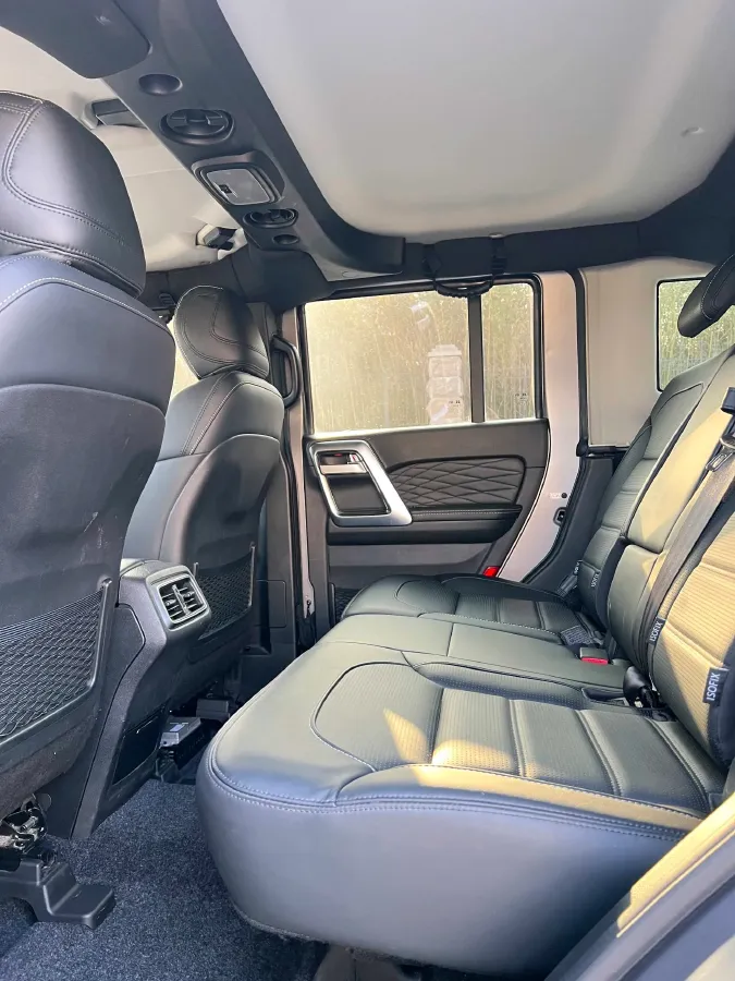 2021 Beijing BJ40 2.0T 224HP L4 8AT,autocango,china used car exporter,china ev exporter,chinese used car exporter,chinese used ev exporter