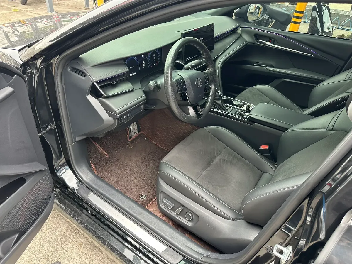 2024 Toyota Camry 2.0L 152HP L4 E-CVT Hybrid,autocango,china used car exporter,china ev exporter,chinese used car exporter,chinese used ev exporter