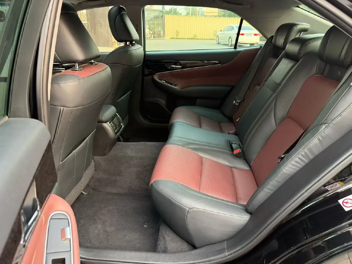 2018 Toyota Highlander 2.0T 220HP L4 6AT,autocango,china used car exporter,china ev exporter,chinese used car exporter,chinese used ev exporter