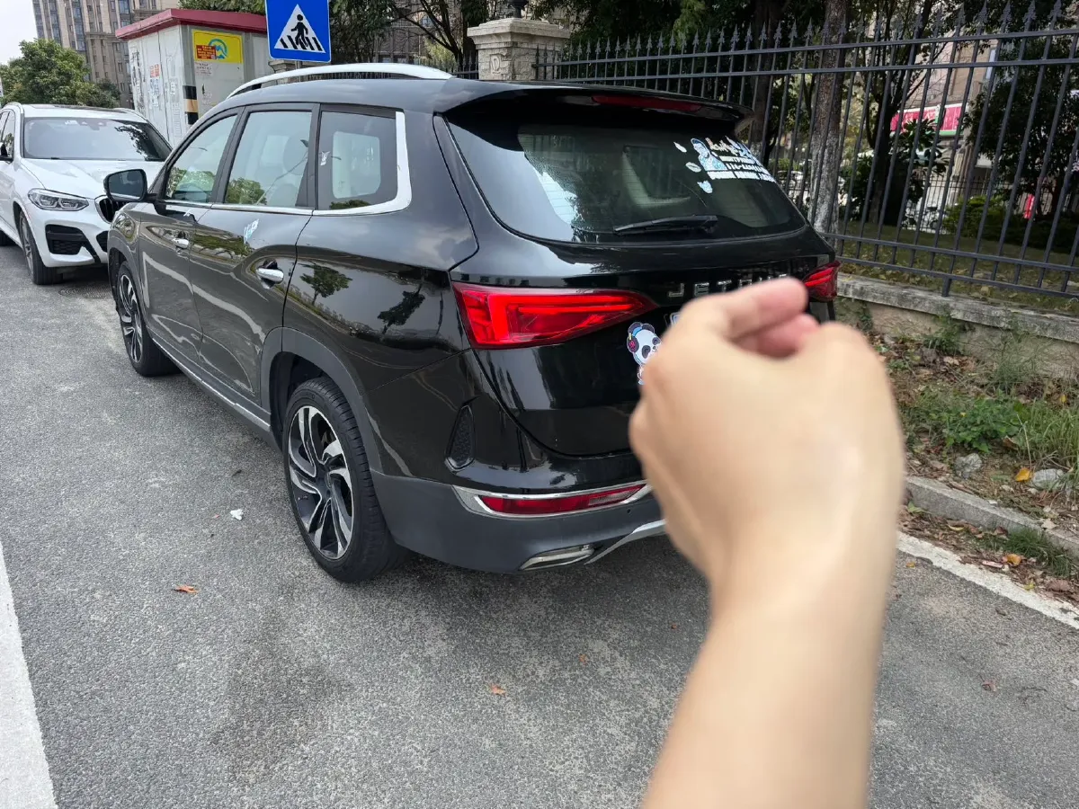 2019 Jetour X90 1.6T 197HP L4 7DCT,autocango,china used car exporter,china ev exporter,chinese used car exporter,chinese used ev exporter