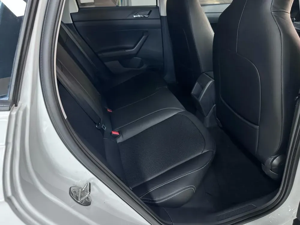 2021 Haval H6 1.5T 169HP L4 7DCT,autocango,china used car exporter,china ev exporter,chinese used car exporter,chinese used ev exporter