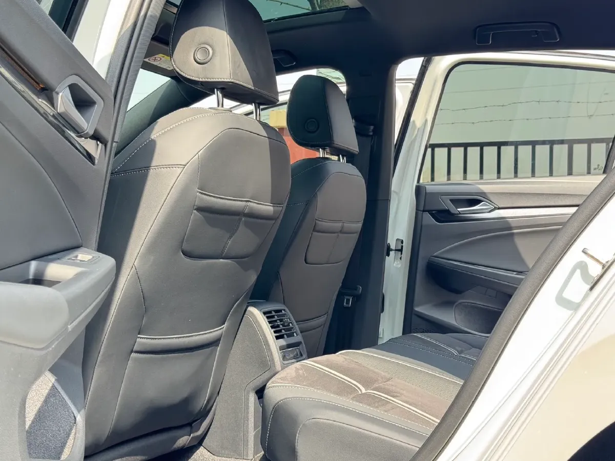 2023 Volkswagen Golf 1.4T 150HP L4 7DCT,autocango,china used car exporter,china ev exporter,chinese used car exporter,chinese used ev exporter