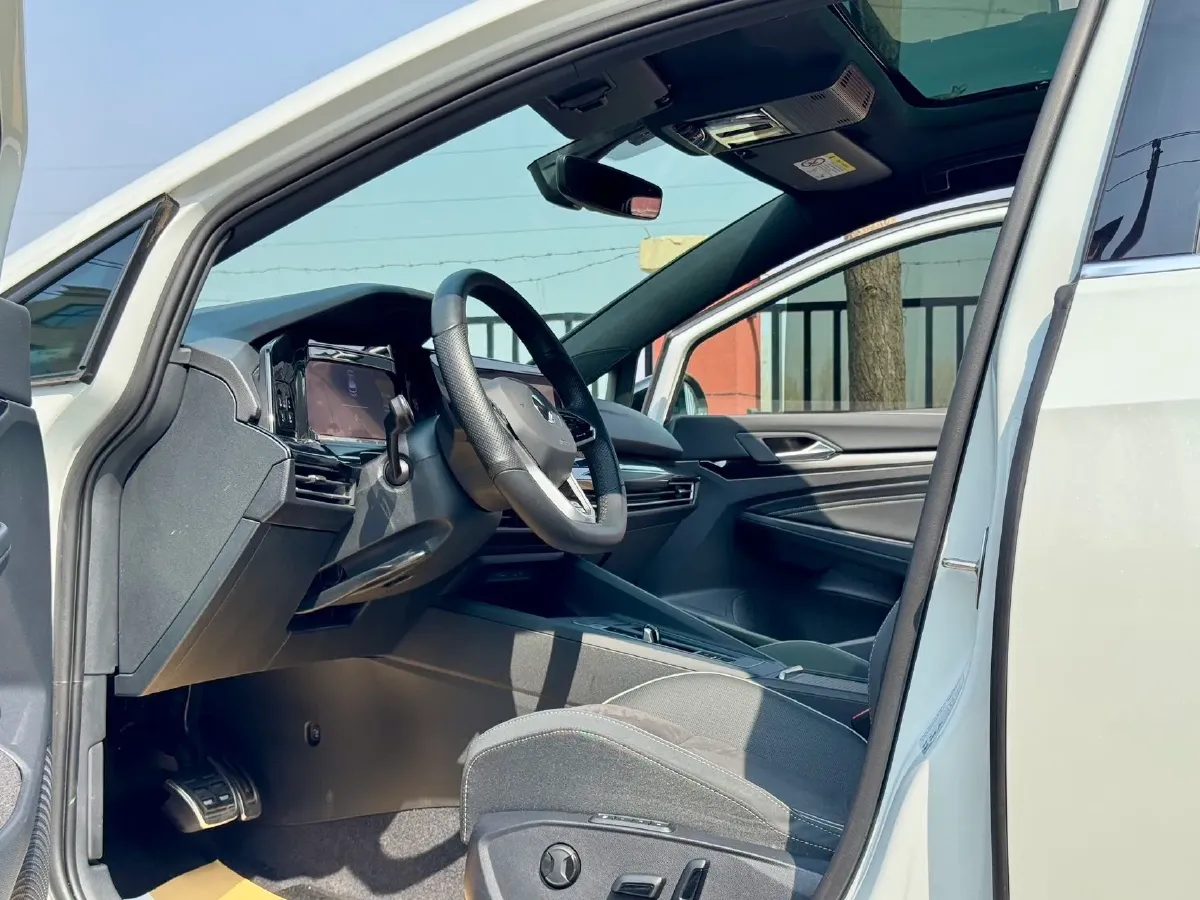 2023 Volkswagen Golf 1.4T 150HP L4 7DCT,autocango,china used car exporter,china ev exporter,chinese used car exporter,chinese used ev exporter