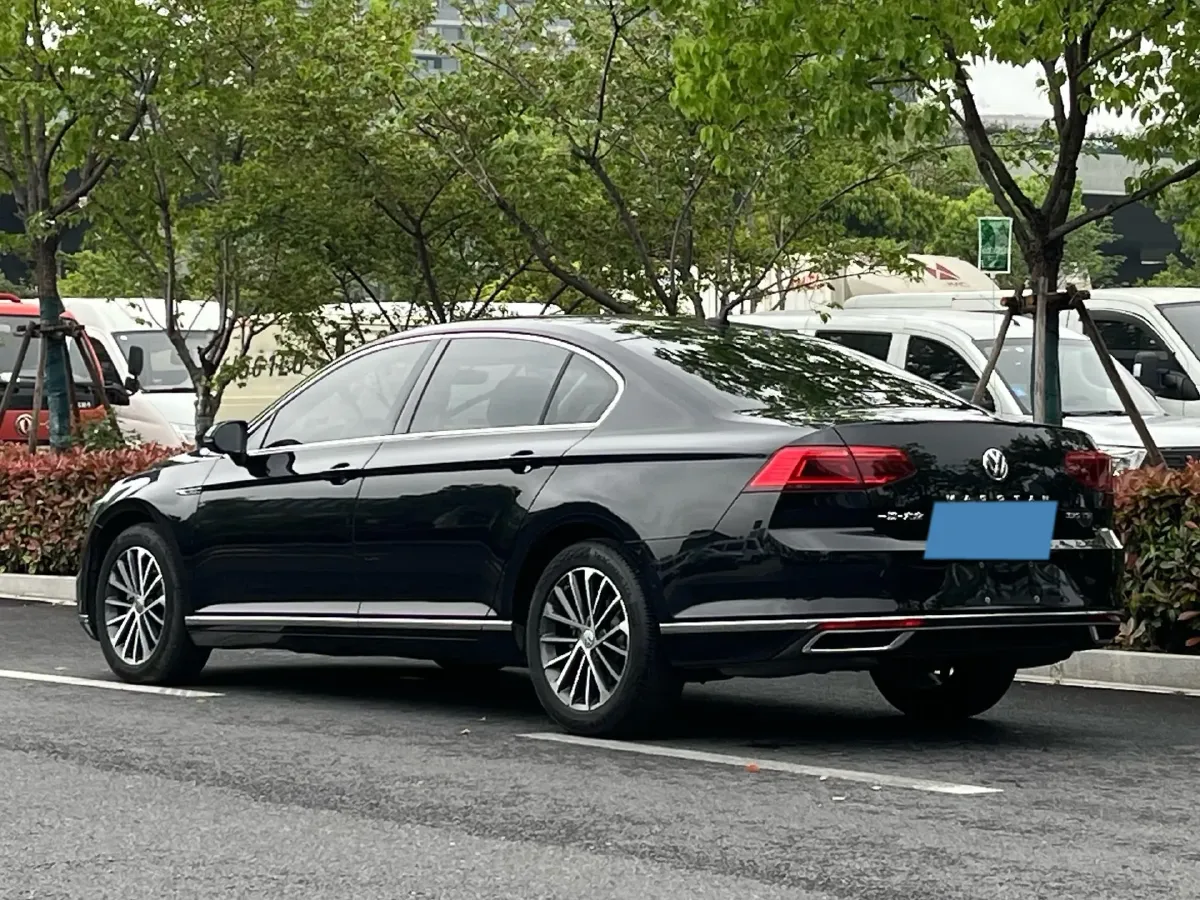 2020 Volkswagen Magotan 2.0T 186HP L4 7DCT,autocango,china used car exporter,china ev exporter,chinese used car exporter,chinese used ev exporter