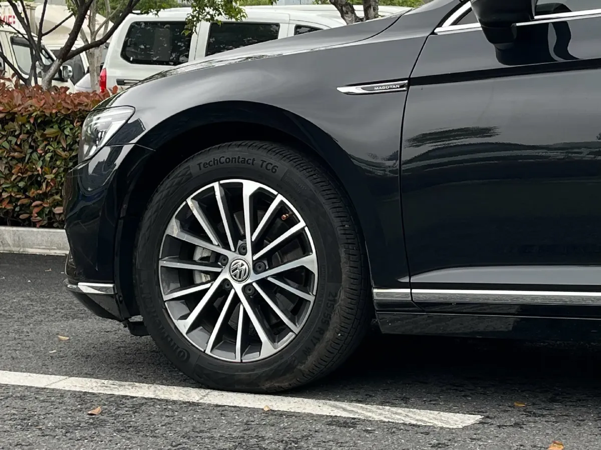 2020 Volkswagen Magotan 2.0T 186HP L4 7DCT,autocango,china used car exporter,china ev exporter,chinese used car exporter,chinese used ev exporter