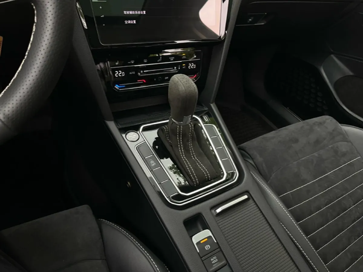 2020 Volkswagen Magotan 2.0T 186HP L4 7DCT,autocango,china used car exporter,china ev exporter,chinese used car exporter,chinese used ev exporter