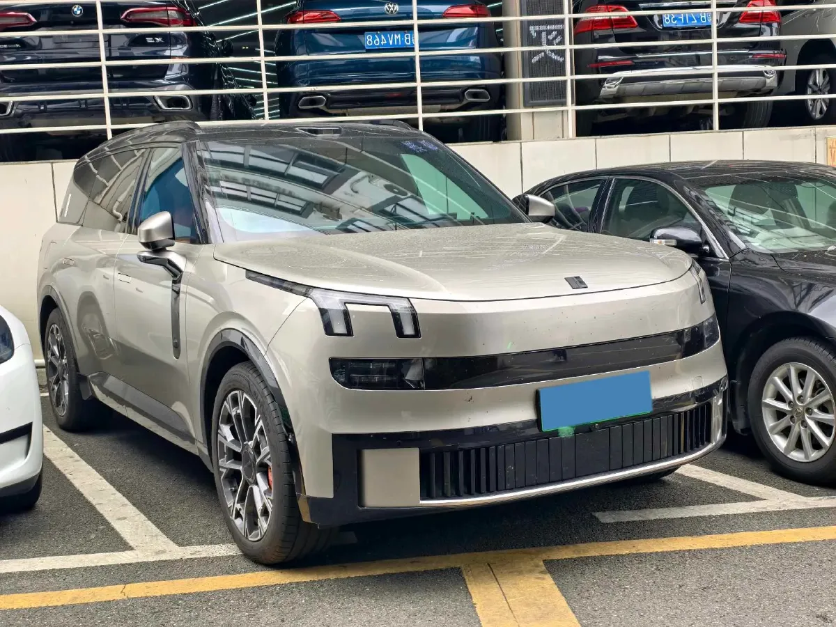 2025 LYNK&CO 900 1.5T 190HP L4 3DHT PHEV 43.3KWH,autocango,china used car exporter,china ev exporter,chinese used car exporter,chinese used ev exporter