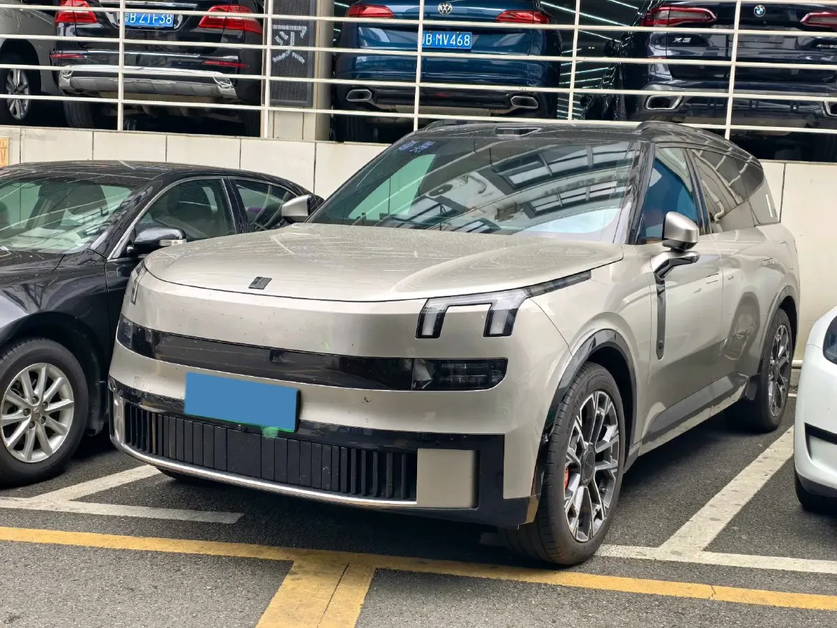 2025 LYNK&CO 900 1.5T 190HP L4 3DHT PHEV 43.3KWH,autocango,china used car exporter,china ev exporter,chinese used car exporter,chinese used ev exporter