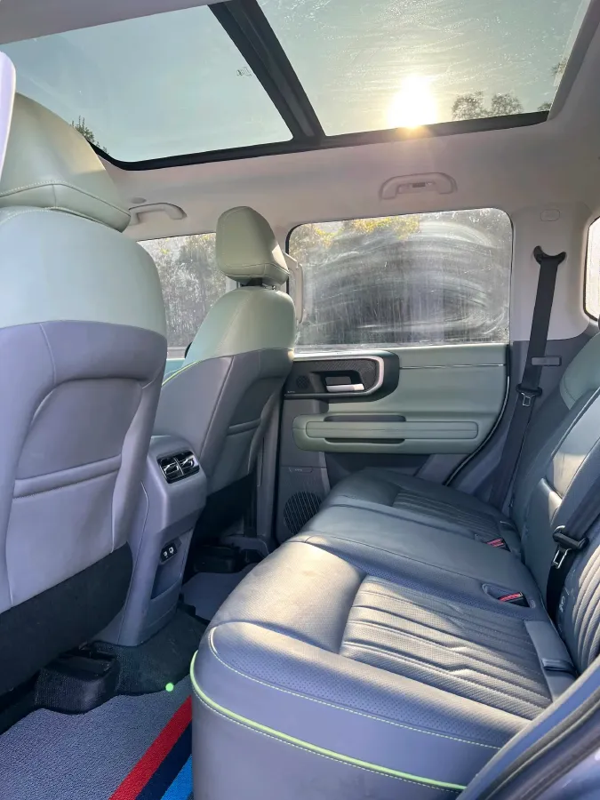 2024 Beijing BJ40 2.0T 245HP L4 8AT,autocango,china used car exporter,china ev exporter,chinese used car exporter,chinese used ev exporter