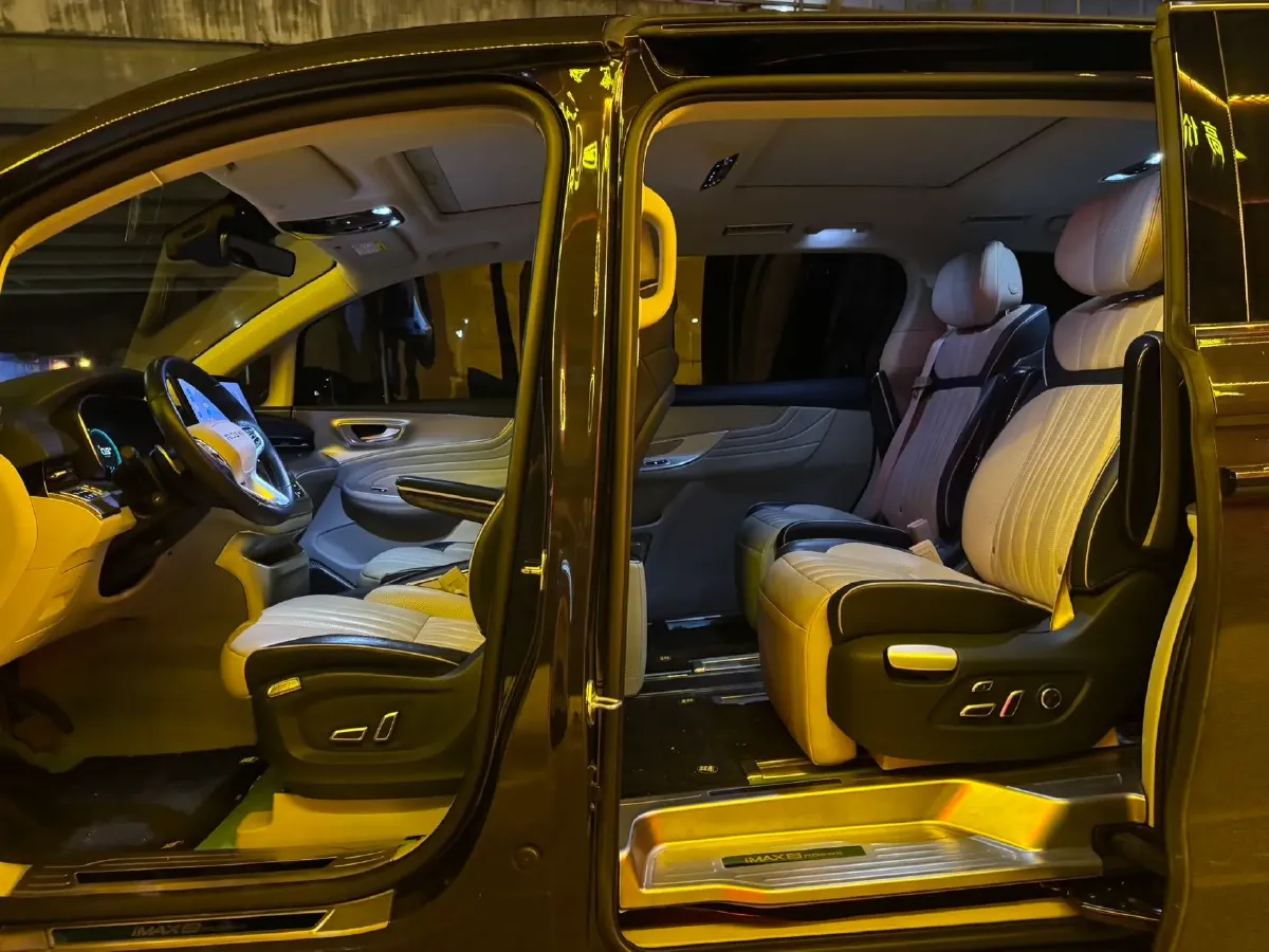 2022 Roewe iMAX8 2.0T 234HP L4 8AT,autocango,china used car exporter,china ev exporter,chinese used car exporter,chinese used ev exporter