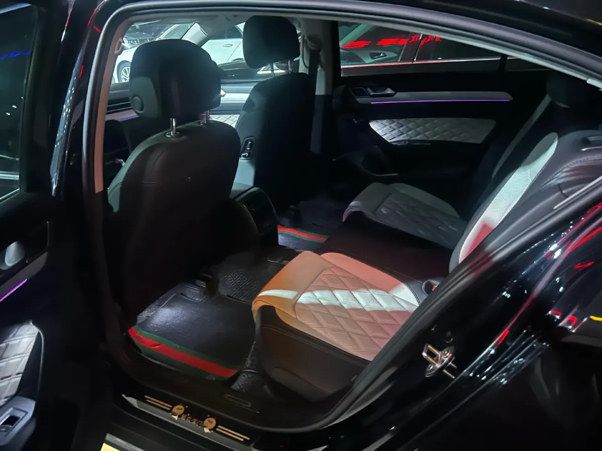 2023 Volkswagen Magotan 2.0T 186HP L4 7DCT,autocango,china used car exporter,china ev exporter,chinese used car exporter,chinese used ev exporter