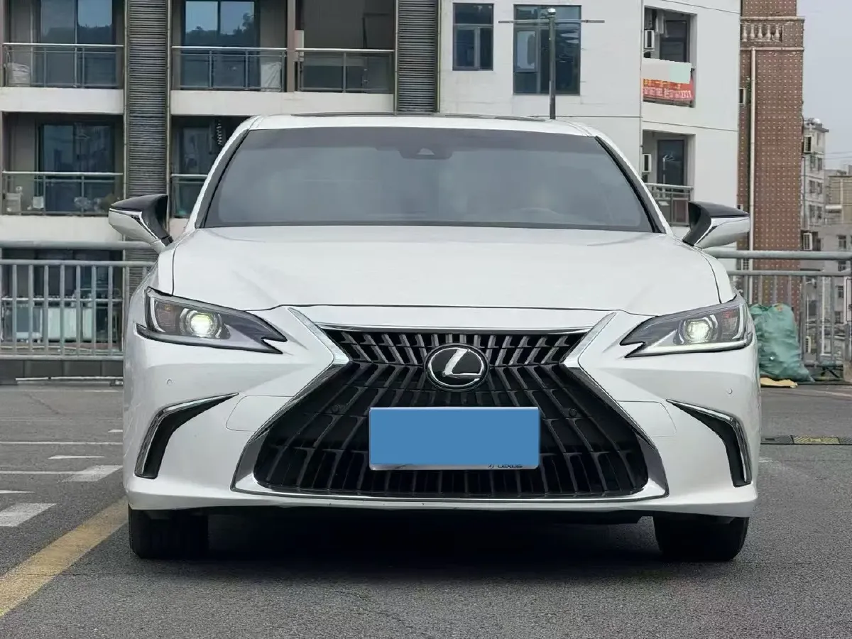 2023 Lexus ES 2.0L 173HP L4 CVT,autocango,china used car exporter,china ev exporter,chinese used car exporter,chinese used ev exporter