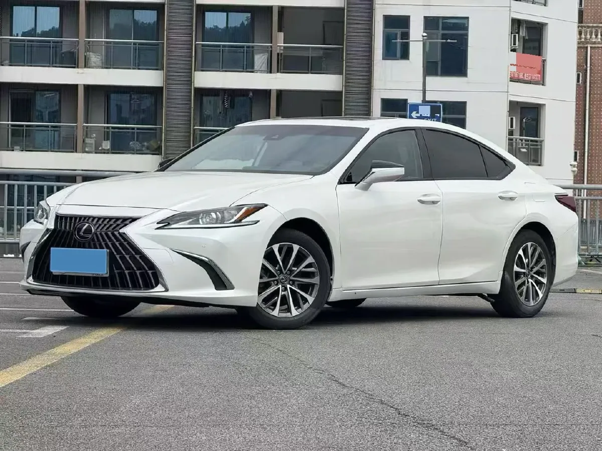 2023 Lexus ES 2.0L 173HP L4 CVT,autocango,china used car exporter,china ev exporter,chinese used car exporter,chinese used ev exporter