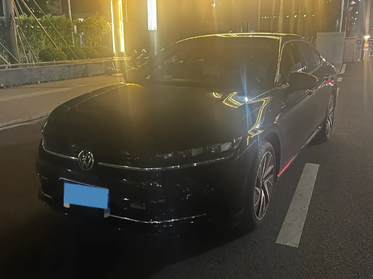 2026 Volkswagen Magotan 2.0T 220HP L4 7DCT,autocango,china used car exporter,china ev exporter,chinese used car exporter,chinese used ev exporter