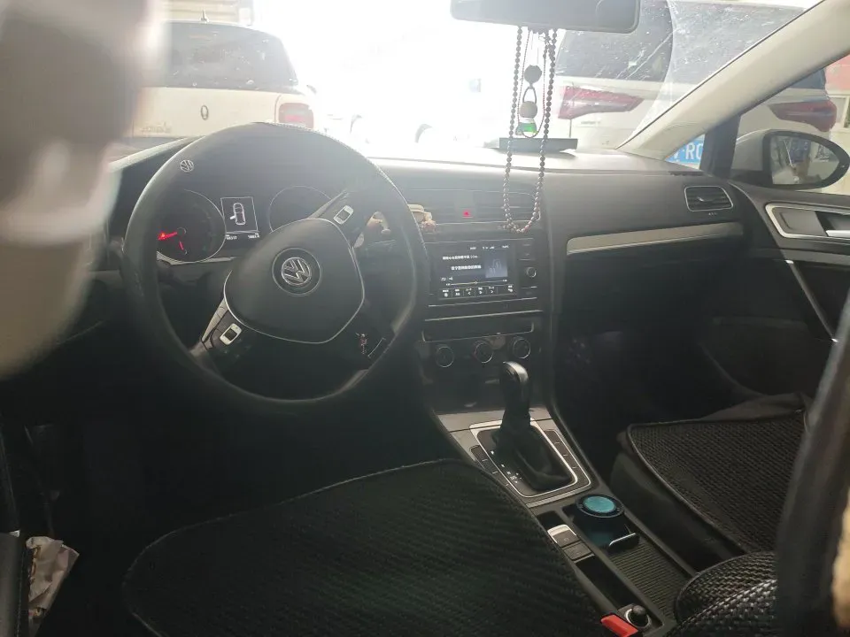 2018 Volkswagen Golf 1.6L 110HP L4 6AT,autocango,china used car exporter,china ev exporter,chinese used car exporter,chinese used ev exporter