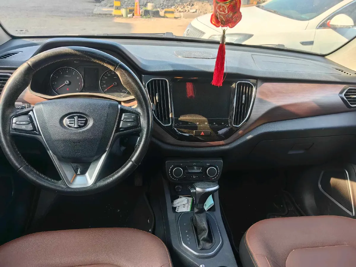 2017 FAW Senia R7 1.6L 116HP L4 6AT,autocango,china used car exporter,china ev exporter,chinese used car exporter,chinese used ev exporter