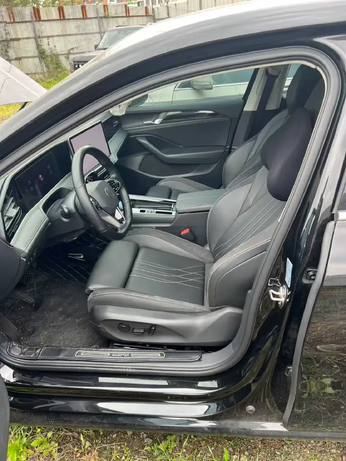 2024 Volkswagen Magotan 2.0T 220HP L4 7DCT,autocango,china used car exporter,china ev exporter,chinese used car exporter,chinese used ev exporter