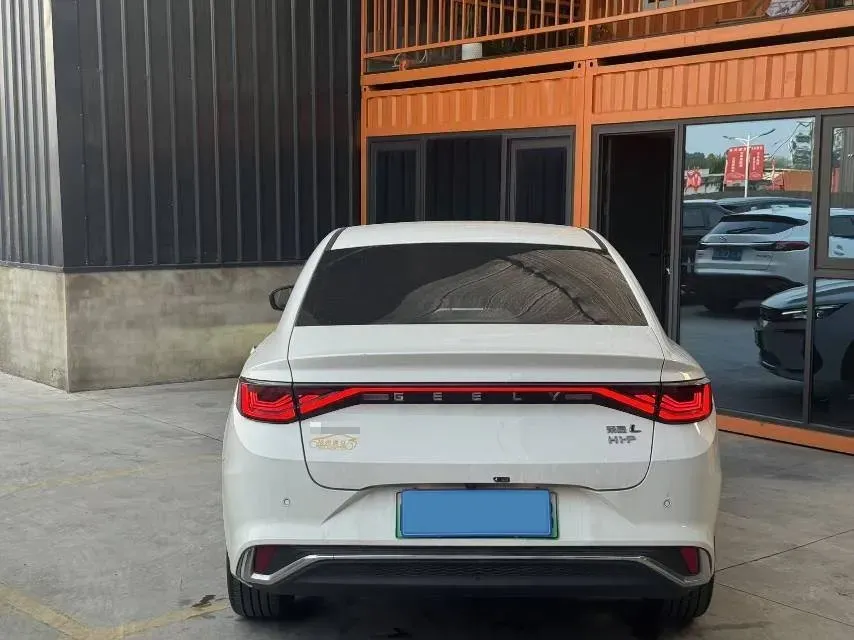 2024 Geely Emgrand L HiP 1.5T 181HP L4 3DHT PHEV 15.5KWH,autocango,china used car exporter,china ev exporter,chinese used car exporter,chinese used ev exporter