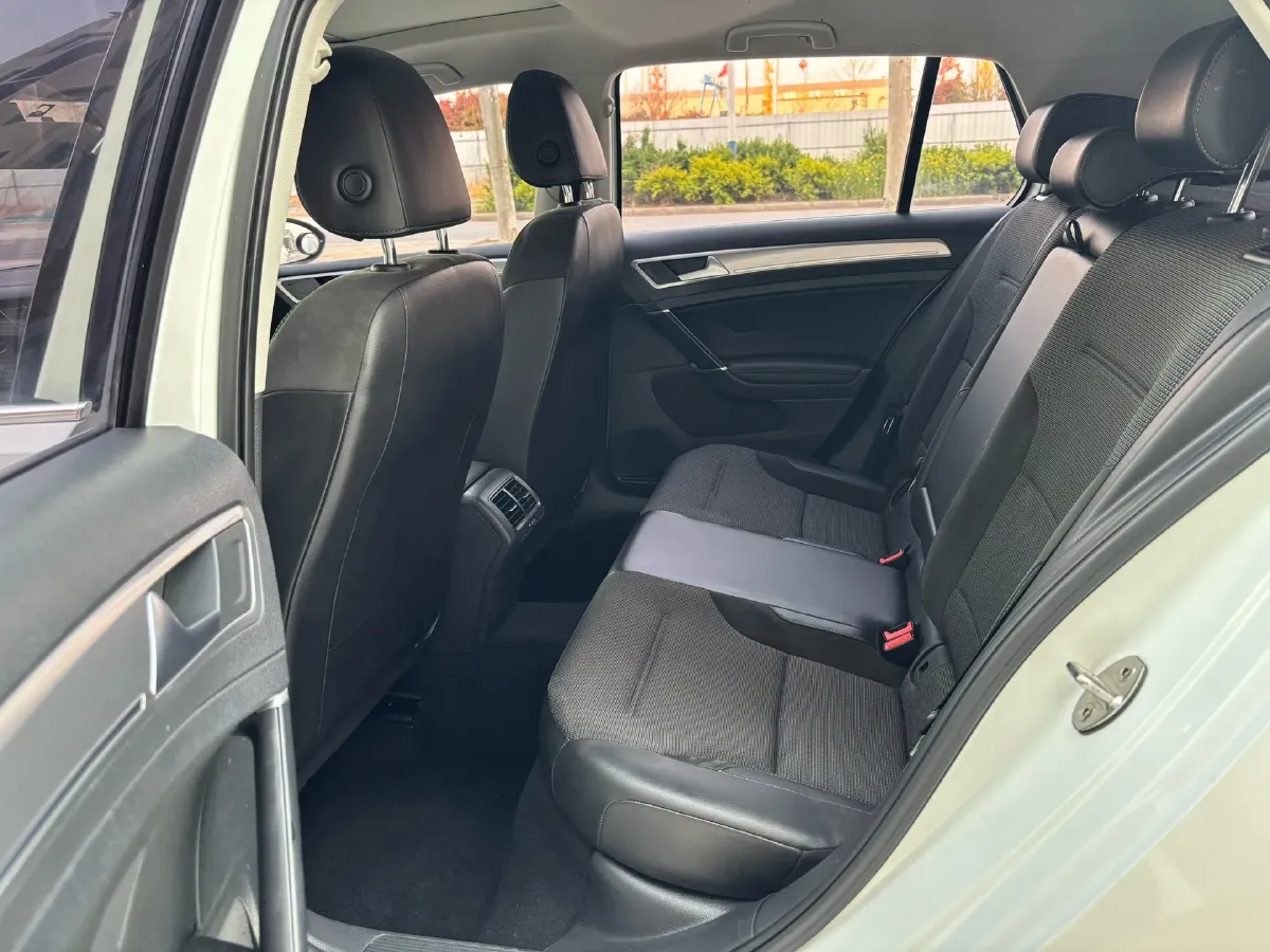 2018 Volkswagen Golf 1.6L 110HP L4 6AT,autocango,china used car exporter,china ev exporter,chinese used car exporter,chinese used ev exporter