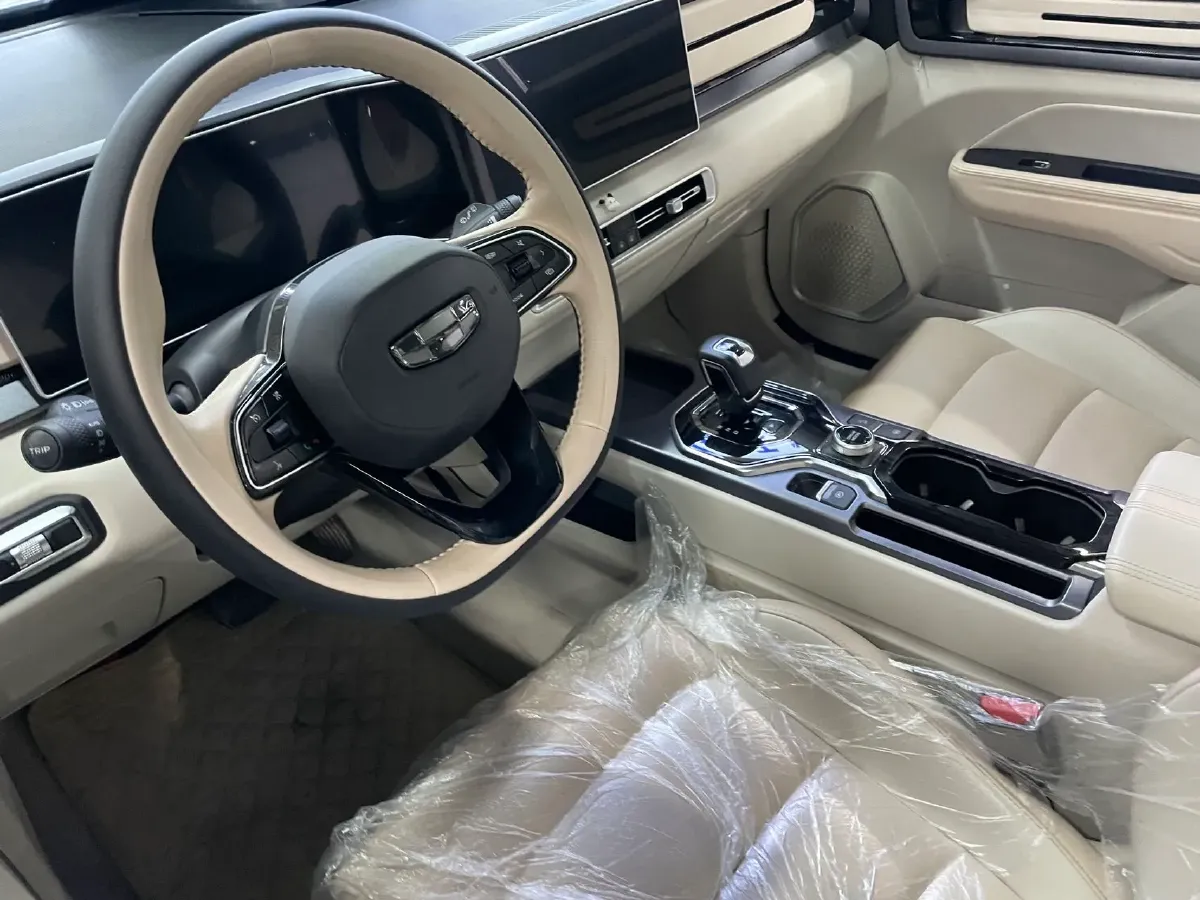 2023 Geely ICON 1.5T 181HP L4 7DCT,autocango,china used car exporter,china ev exporter,chinese used car exporter,chinese used ev exporter