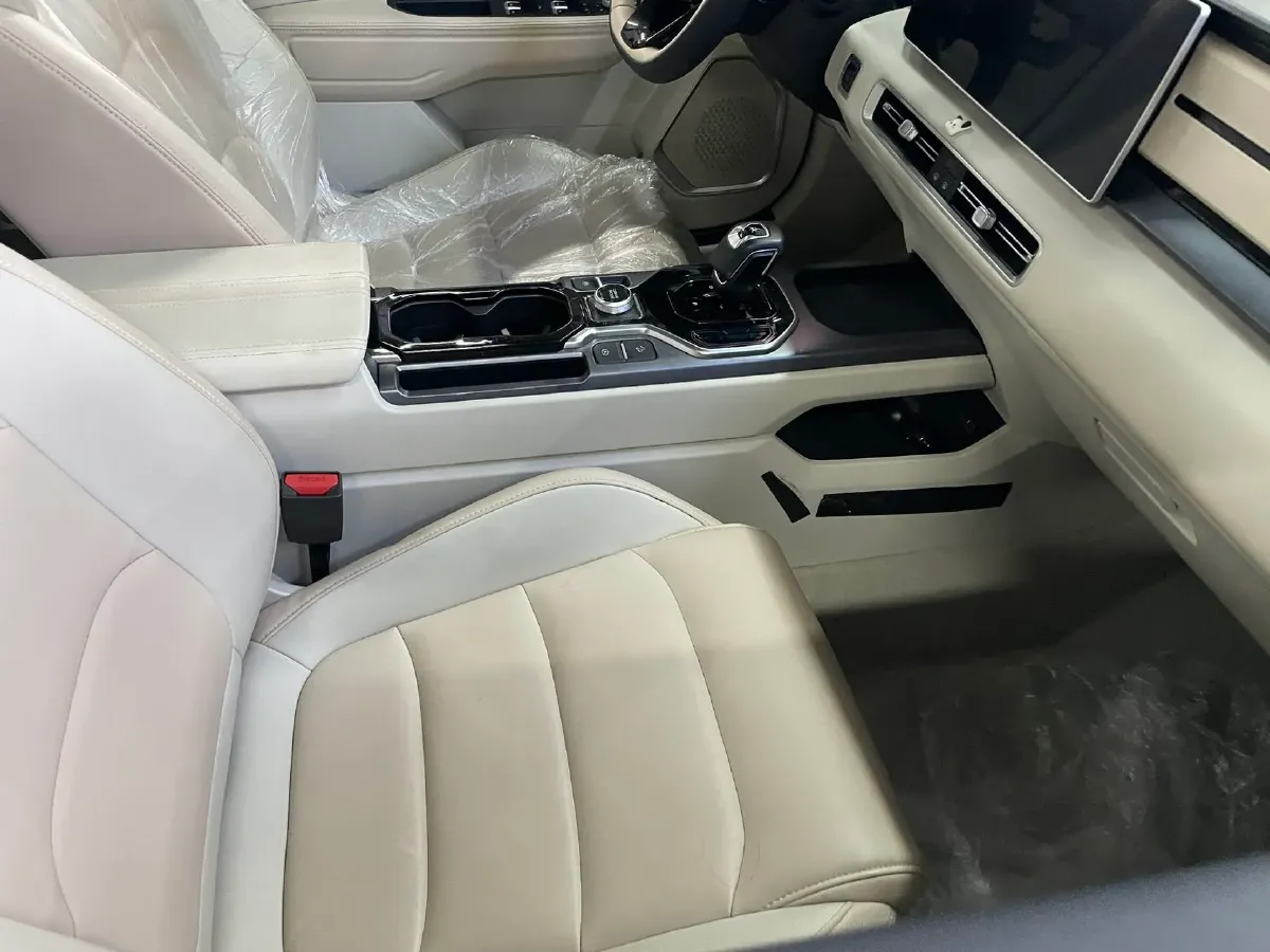 2023 Geely ICON 1.5T 181HP L4 7DCT,autocango,china used car exporter,china ev exporter,chinese used car exporter,chinese used ev exporter