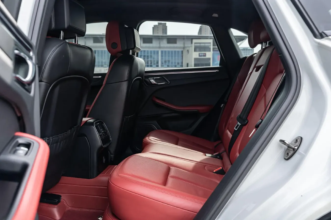 2018 Nissan Patrol 4.0L 279HP V6 7AT,autocango,china used car exporter,china ev exporter,chinese used car exporter,chinese used ev exporter