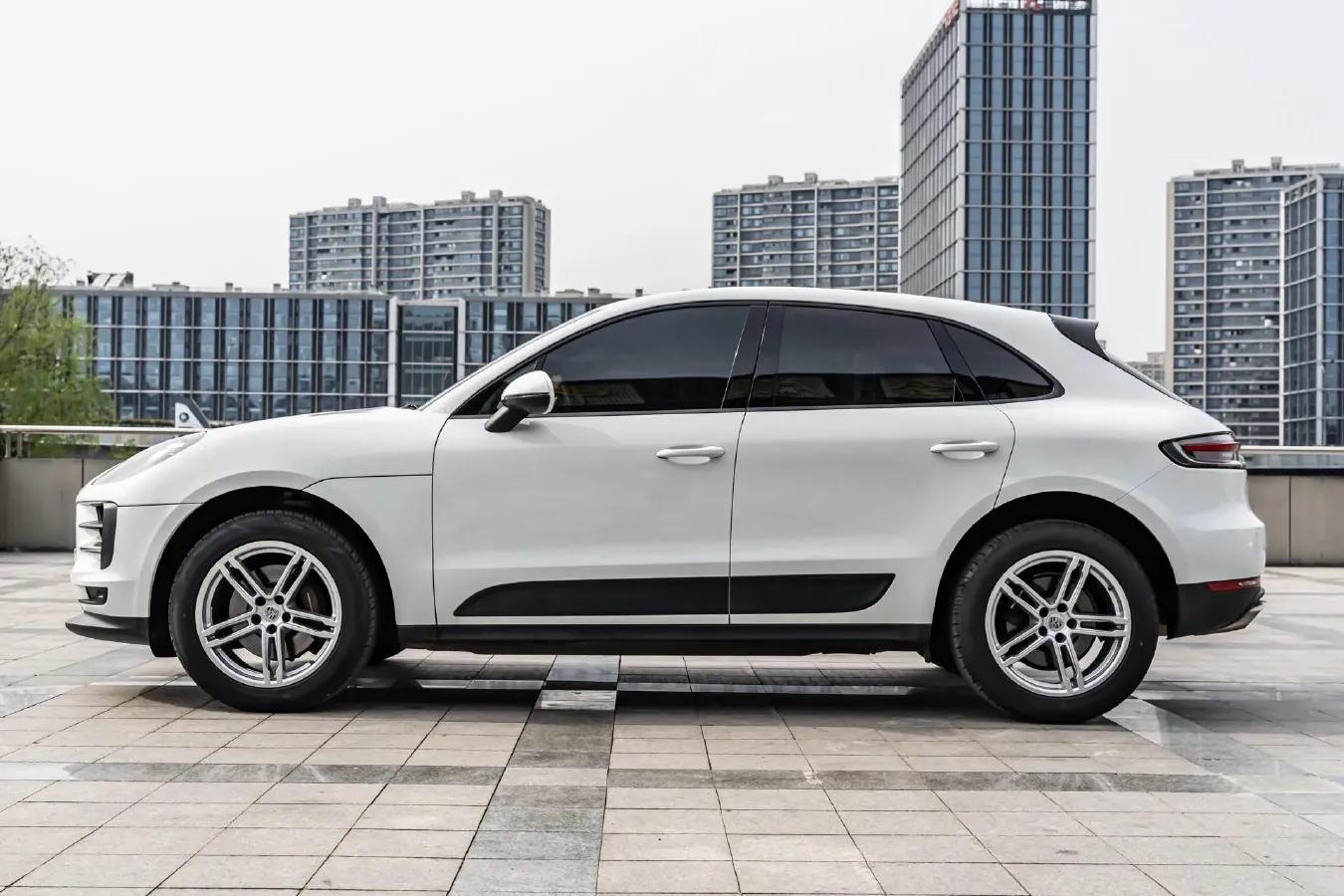 2018 Nissan Patrol 4.0L 279HP V6 7AT,autocango,china used car exporter,china ev exporter,chinese used car exporter,chinese used ev exporter