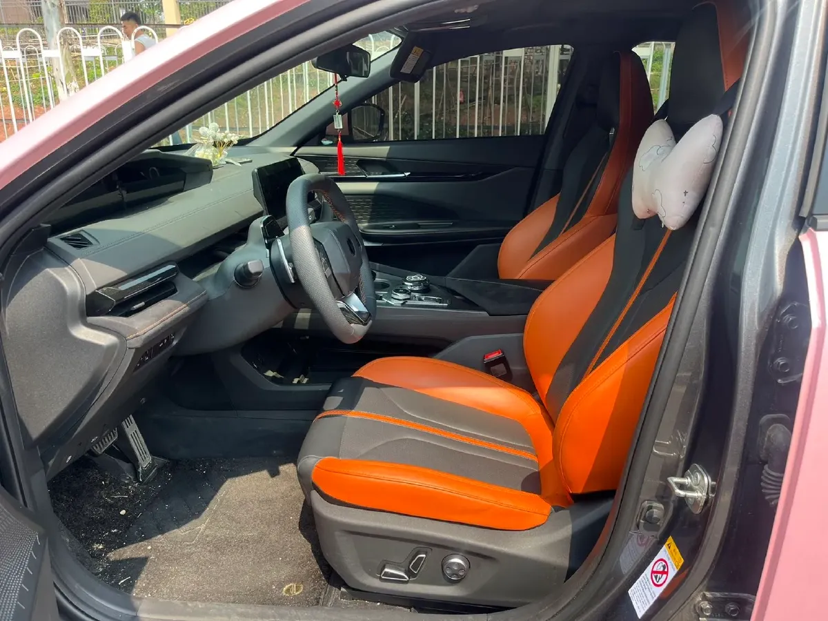 2024 ChangAn UNI-V 1.5T 188HP L4 7DCT,autocango,china used car exporter,china ev exporter,chinese used car exporter,chinese used ev exporter